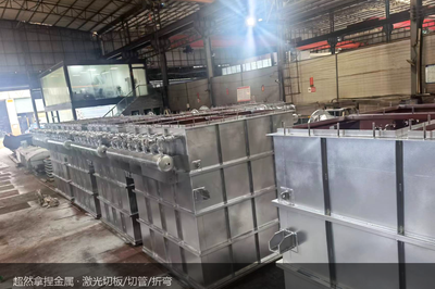 成排焊接成型的箱体：每一批出货，都应该能对着一张清单一件件点清