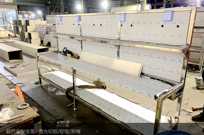 车间里的批量件：每一件背后都有一张图纸、一张报价单、一份工艺卡在支撑——它们必须说的是同一件事